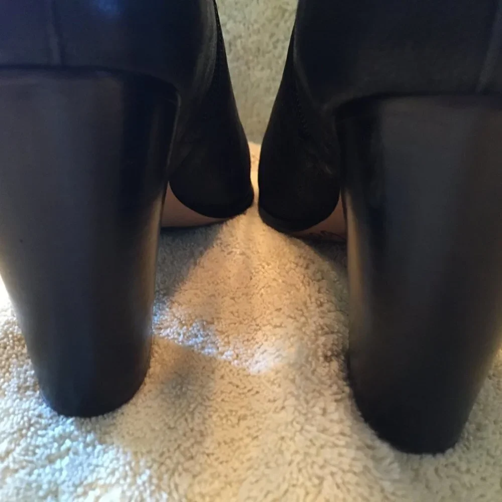 NWOT Ann Taylor Black Leather Ankle Boot - Picture 3 of 8